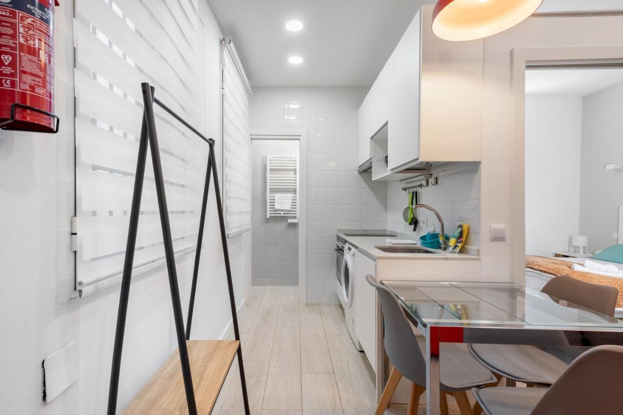 2 Bedrooms 1 Bathroom Furnished - Lavapies - Modern - Mintystay Мадрид Екстериор снимка