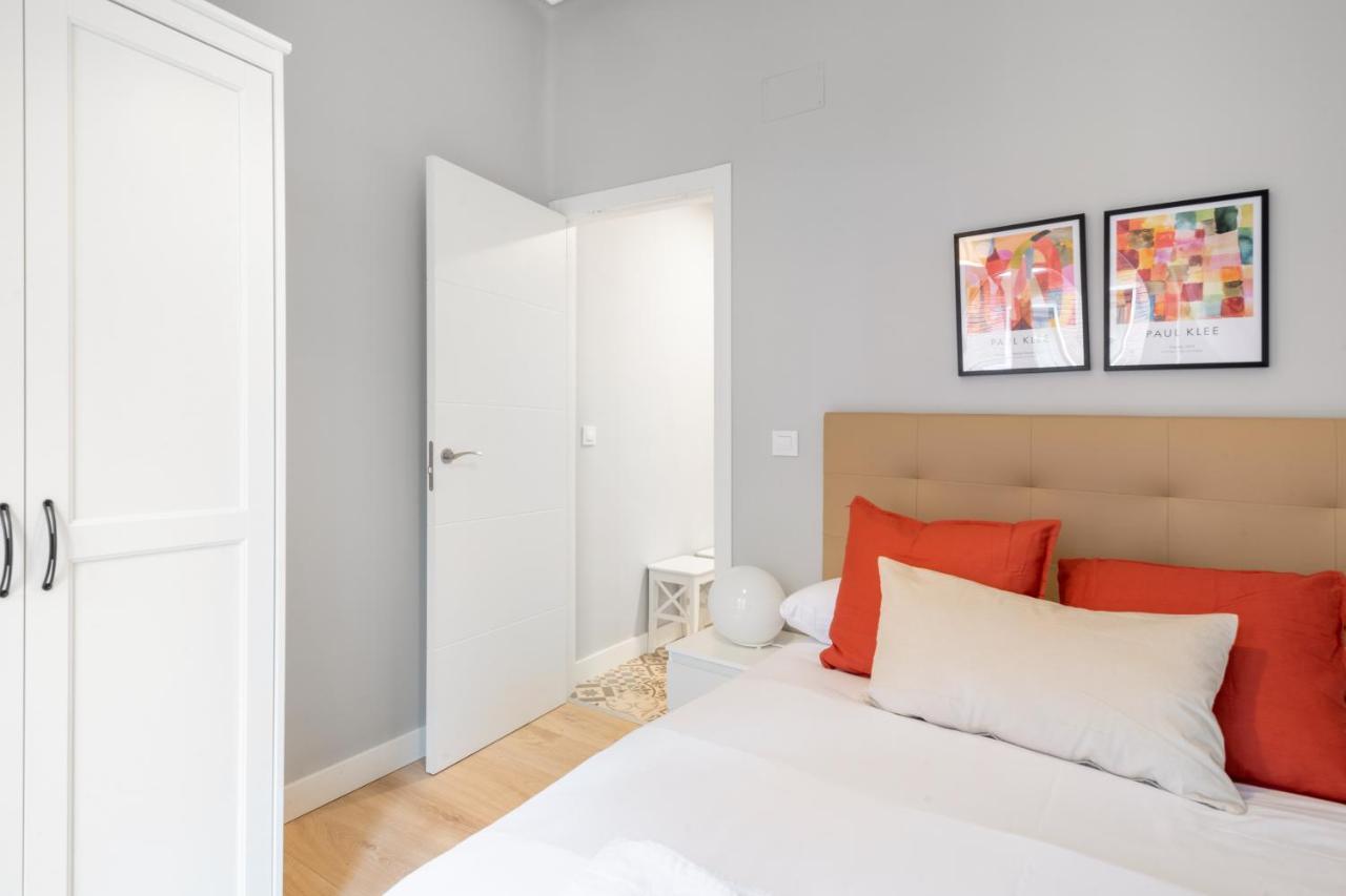 2 Bedrooms 1 Bathroom Furnished - Lavapies - Modern - Mintystay Мадрид Екстериор снимка