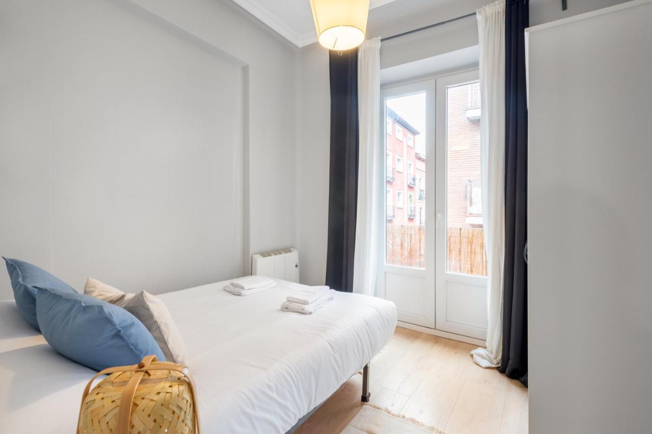 2 Bedrooms 1 Bathroom Furnished - Lavapies - Modern - Mintystay Мадрид Екстериор снимка
