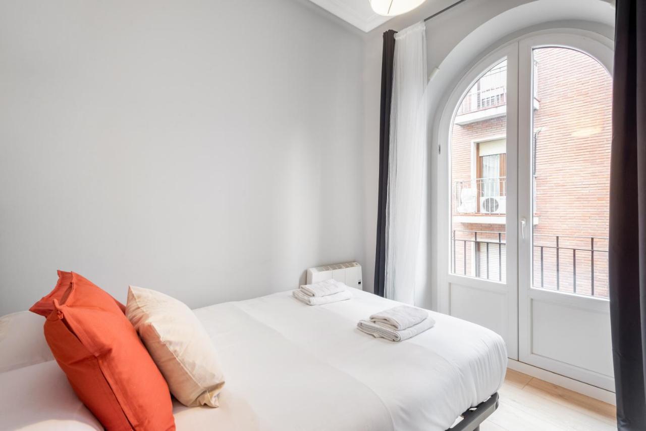 2 Bedrooms 1 Bathroom Furnished - Lavapies - Modern - Mintystay Мадрид Екстериор снимка