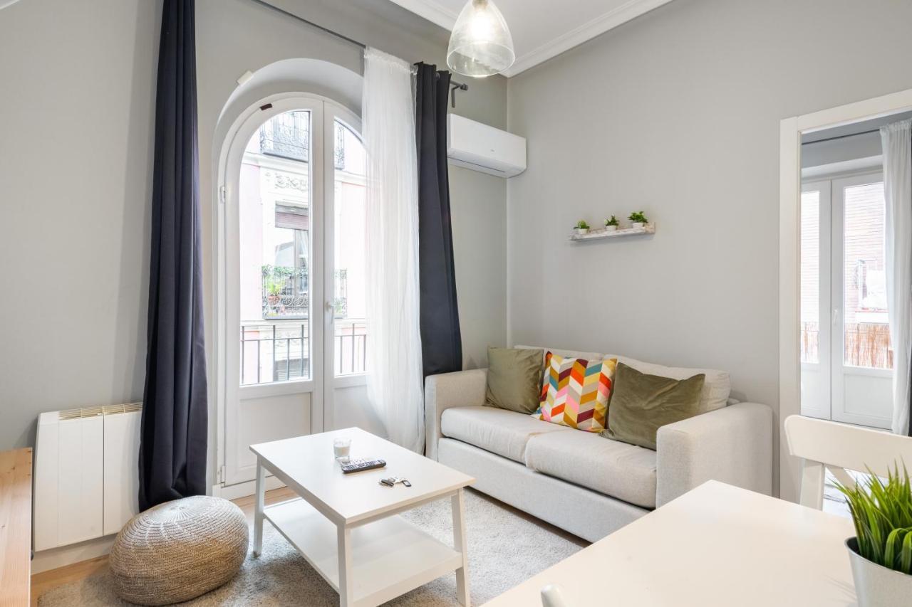 2 Bedrooms 1 Bathroom Furnished - Lavapies - Modern - Mintystay Мадрид Екстериор снимка