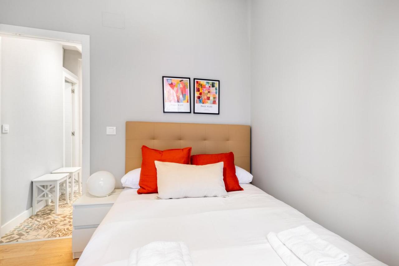 2 Bedrooms 1 Bathroom Furnished - Lavapies - Modern - Mintystay Мадрид Екстериор снимка
