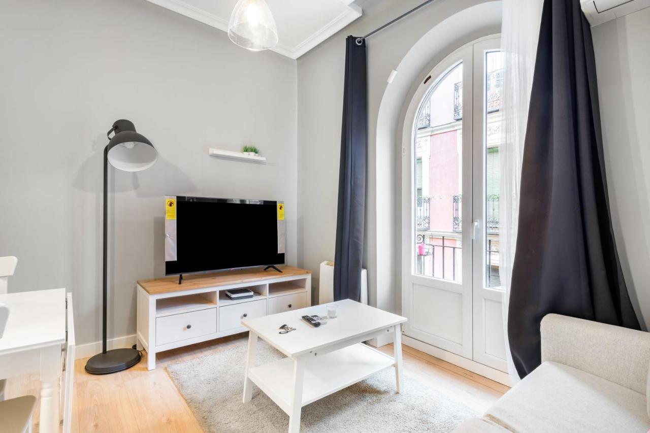 2 Bedrooms 1 Bathroom Furnished - Lavapies - Modern - Mintystay Мадрид Екстериор снимка